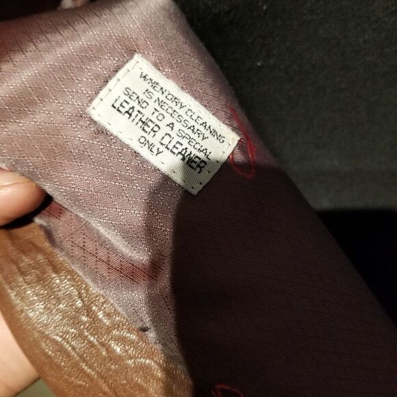 VINTAGE REMY LEATHER JACKET MADE IN USA SIZE 46. (SHD) - Picture 5 of 13